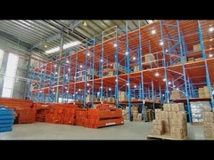 मेजेनाइन रैक